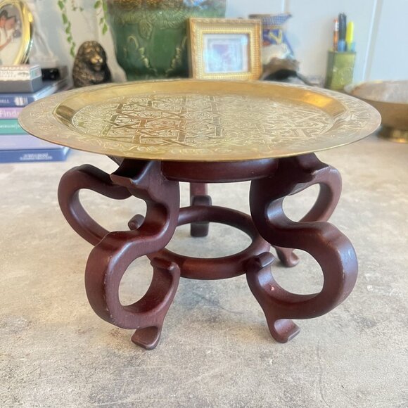 Small Table Top Vintage Boho Eclectic Decorative Carved Brass & Wood Stand / Tea - Picture 2 of 8
